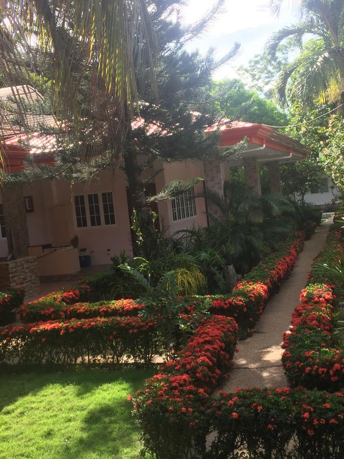100m2 2 slaapkamer, 1 privé badkamer Bungalow in Galas Dipolog Buitenkant foto